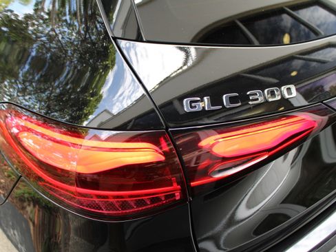 Used 2025 Mercedes-Benz GLC 300 GLC 300 image 13
