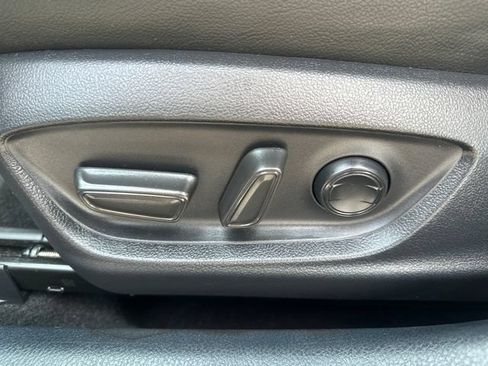 Used 2022 Toyota Camry XSE FWD image 18