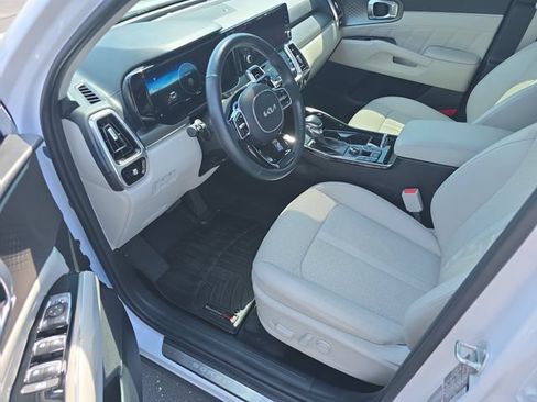 Used 2023 Kia Sorento SX AWD/4WD image 11