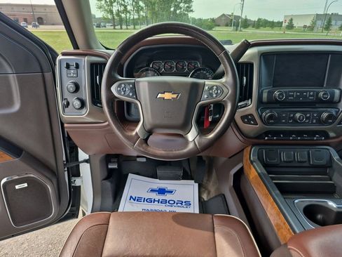 Used 2018 Chevrolet Silverado 1500 High Country image 13