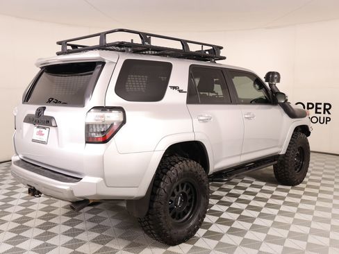 Used 2018 Toyota 4Runner TRD Off-Road Premium image 21
