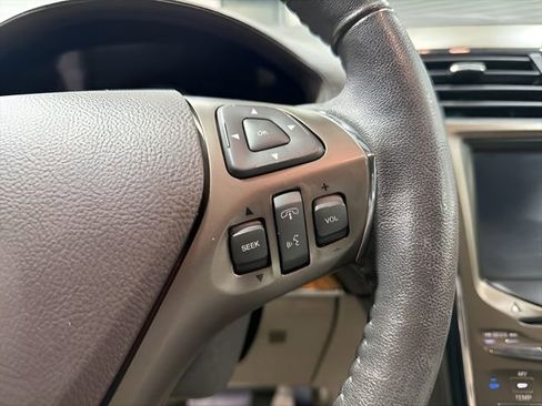 Used 2014 Lincoln MKX FWD w/ Equipment Group 101A image 18