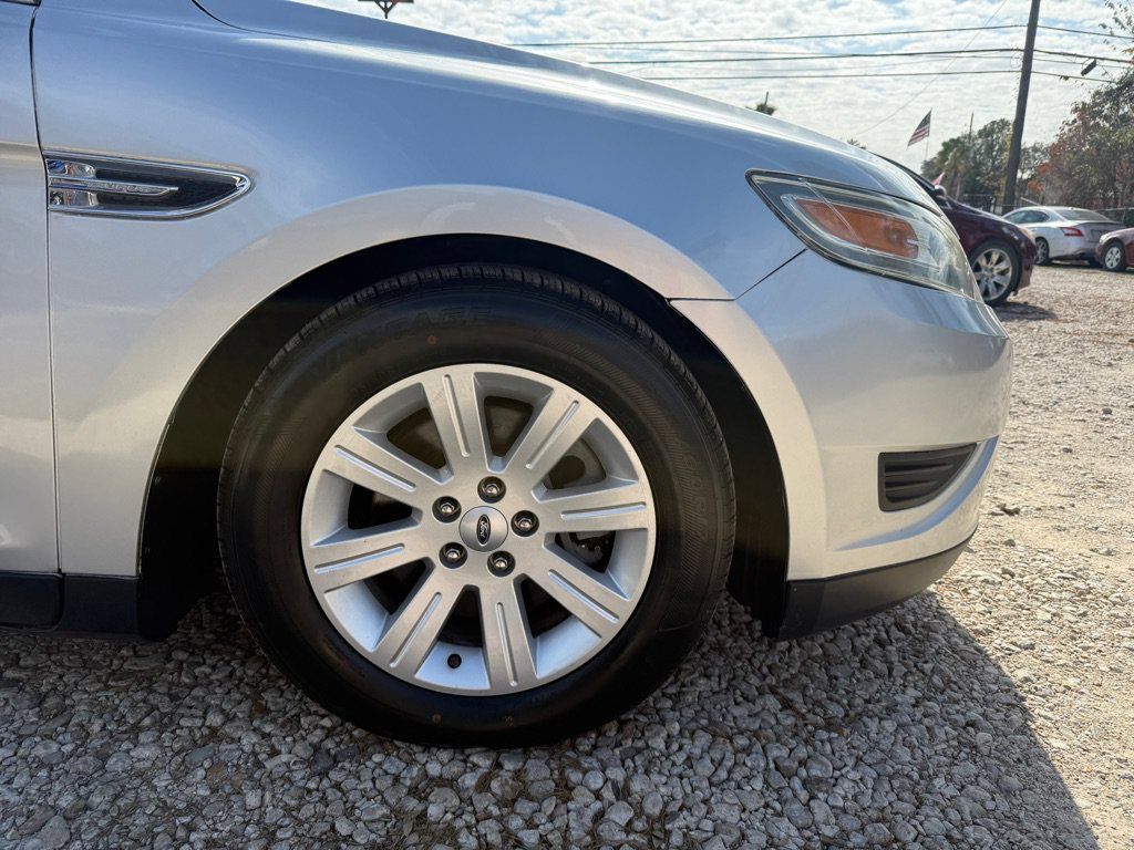 Used 2012 Ford Taurus SE FWD image 32