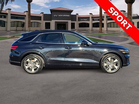 Used 2022 Genesis GV70 3.5T Sport image 9
