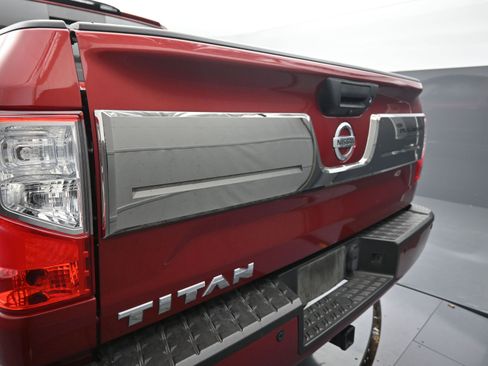 Used 2017 Nissan Titan Platinum Reserve image 13