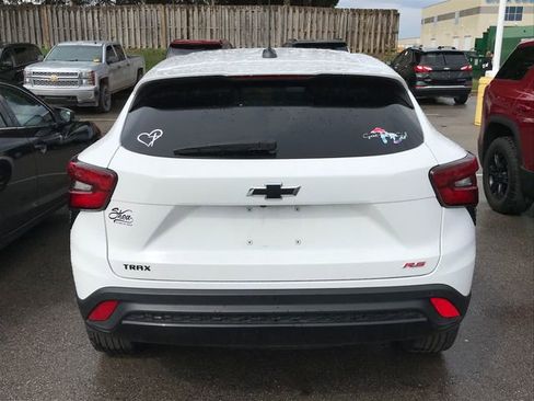 Certified 2024 Chevrolet Trax RS w/ Driver Confidence Package image 12