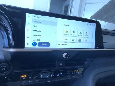 Certified 2023 Toyota Crown Limited image 30