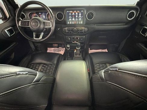 Used 2023 Jeep Wrangler Unlimited Sahara w/ Cold Weather Group AWD/4WD image 32