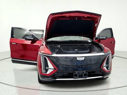 Used 2024 Cadillac Lyriq Luxury AWD/4WD image 12