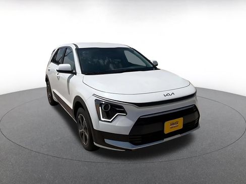 Used 2026 Kia Niro LX FWD image 3
