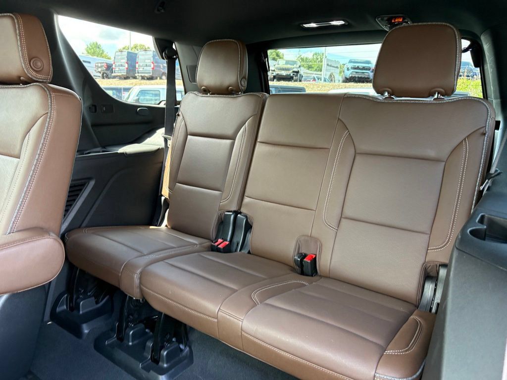 Used 2021 Chevrolet Tahoe High Country AWD/4WD image 21