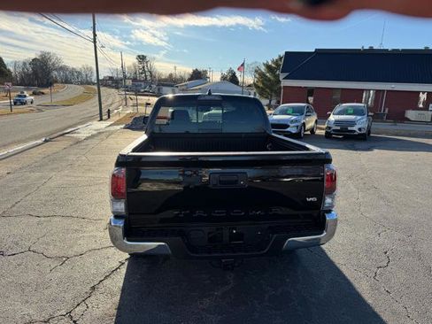 Used 2021 Toyota Tacoma SR5 image 4