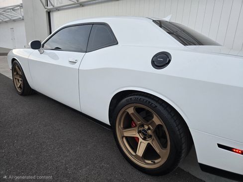 Used 2016 Dodge Challenger SRT Hellcat image 18