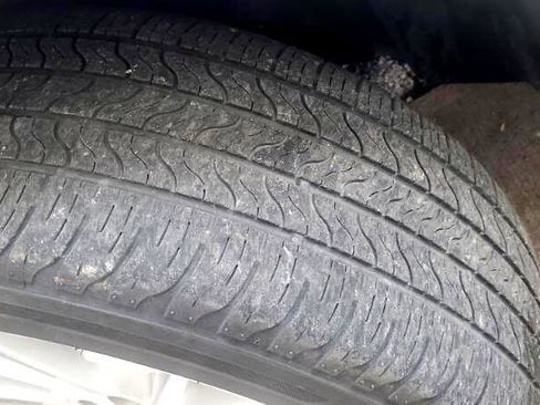 Used 2012 Toyota Venza LE image 40