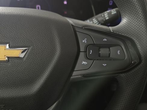 Certified 2025 Chevrolet Trax LT FWD image 16