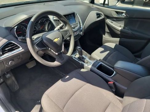 Used 2019 Chevrolet Cruze LS FWD image 10
