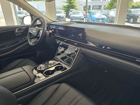 Used 2025 Genesis GV80 2.5T Standard AWD/4WD image 44
