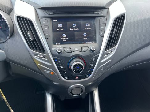 Used 2013 Hyundai Veloster FWD image 25