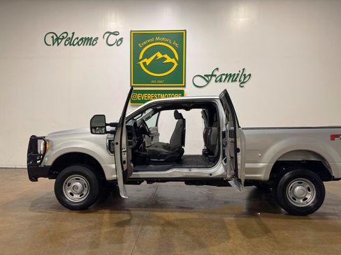 Used 2018 Ford F250 XL w/ Power Equipment Group AWD/4WD image 41
