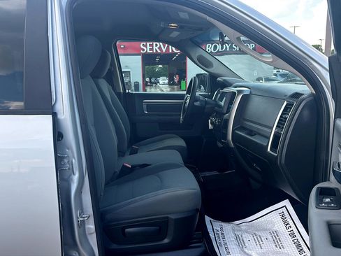 Used 2018 RAM 1500 Classic SLT image 10