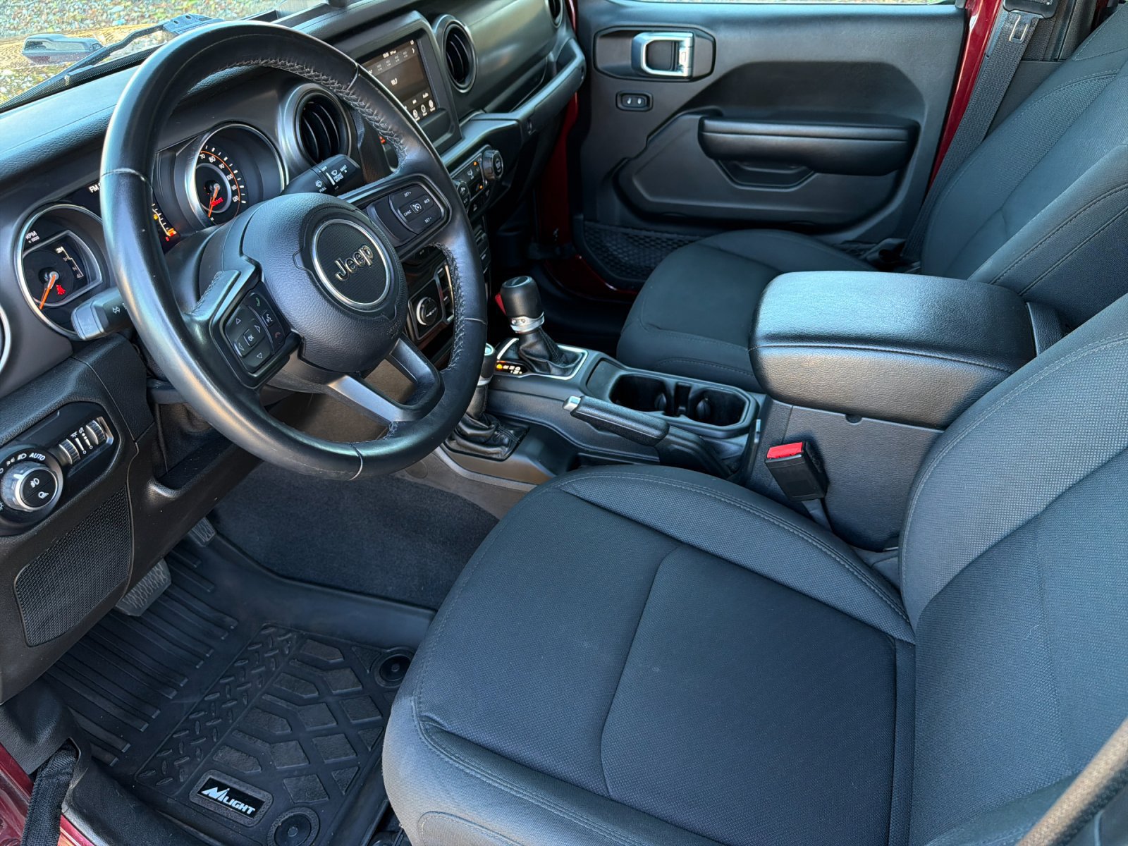 Used 2021 Jeep Gladiator Sport AWD/4WD image 10