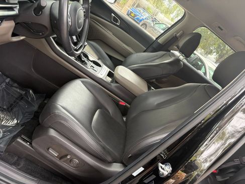 Used 2026 Kia Carnival FWD image 38
