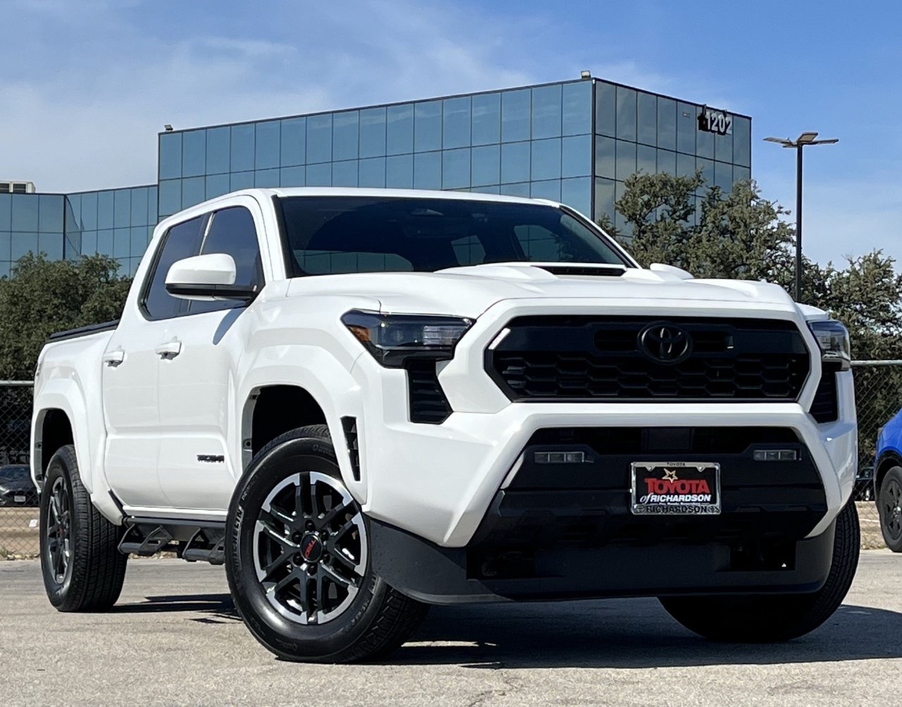 Used 2024 Toyota Tacoma TRD Sport AWD/4WD image 2