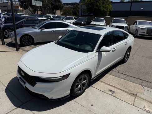 Used 2023 Honda Accord EX image 14