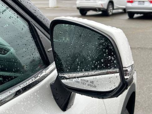 Certified 2020 Toyota Highlander LE image 13