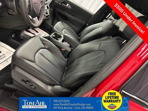 New 2026 Chrysler Pacifica Select image 10