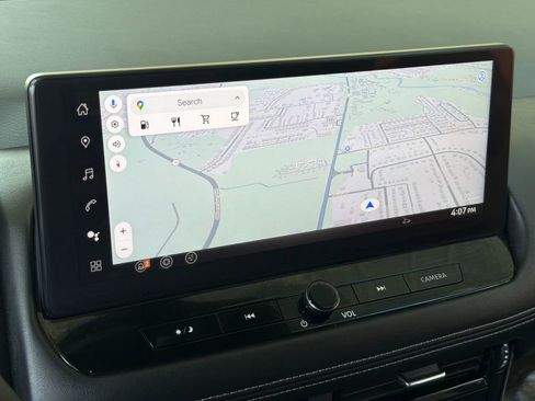 Used 2025 Nissan Rogue SL w/ Tech Package image 6