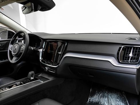 Used 2024 Volvo S60 B5 Core image 17