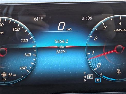 Used 2022 Mercedes-Benz GLB 250 image 11