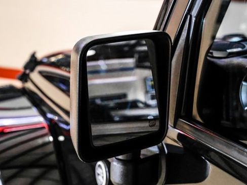 Used 2015 Jeep Wrangler Unlimited Sahara w/ Connectivity Group image 34