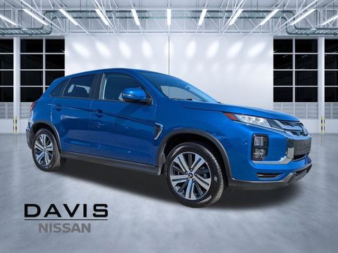 Used 2025 Mitsubishi Outlander Sport SE image 1