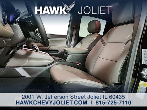 Used 2025 Chevrolet Colorado ZR2 w/ Technology Package AWD/4WD image 11
