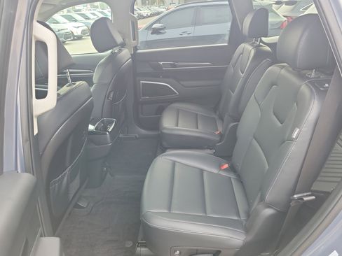 Certified 2025 Kia Telluride S image 15