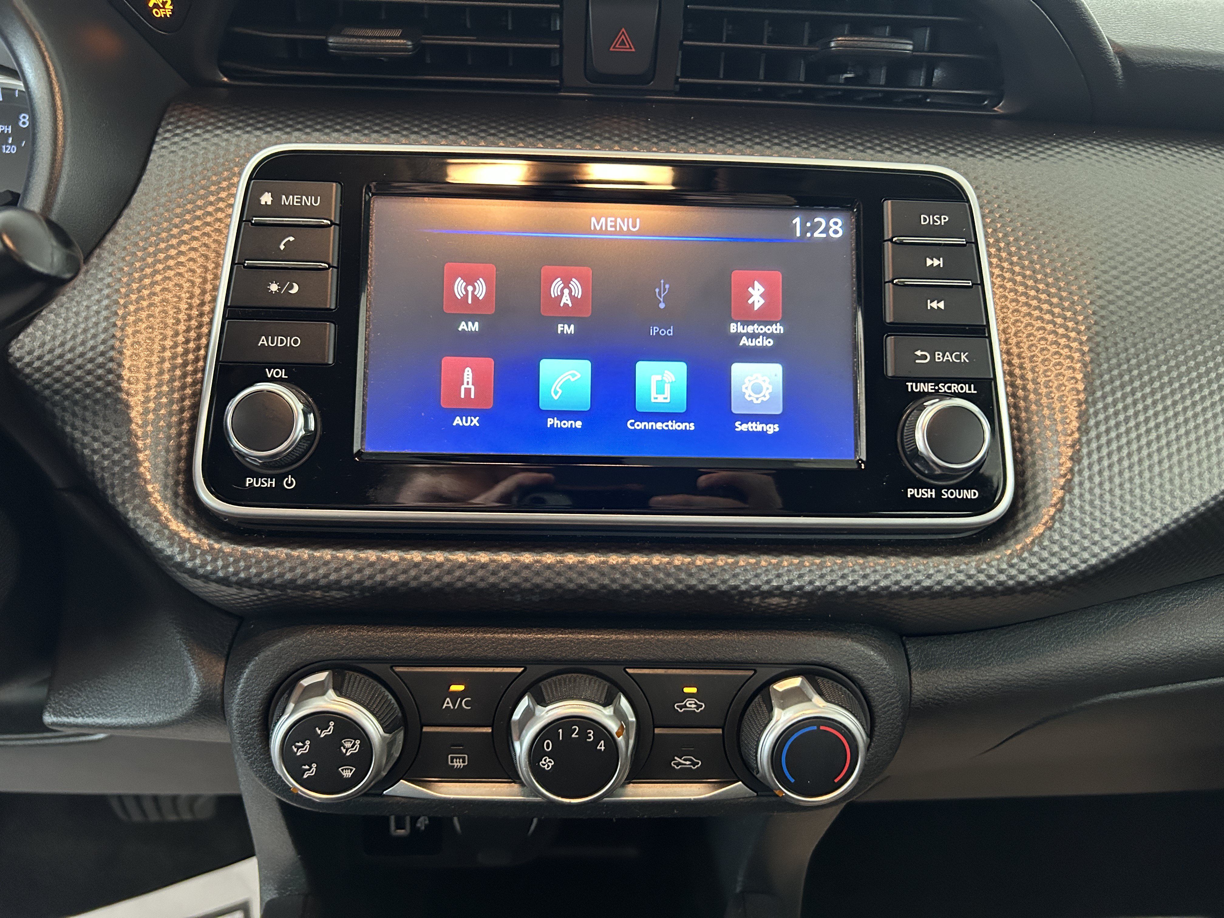 Used 2020 Nissan Kicks S FWD image 18