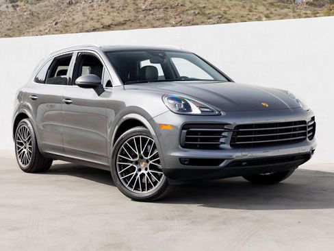 Certified 2023 Porsche Cayenne image 9