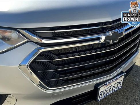 Used 2021 Chevrolet Traverse LT FWD image 30