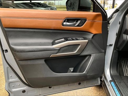 Used 2023 Nissan Pathfinder Platinum w/ Cargo Package image 24