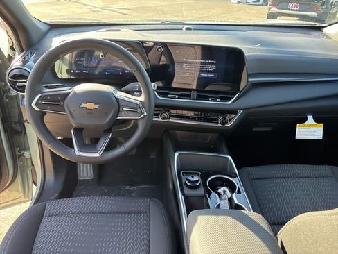 New 2026 Chevrolet Equinox LT w/ Safety and Technology Package AWD/4WD image 15