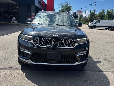Used 2023 Jeep Grand Cherokee Summit AWD/4WD image 2