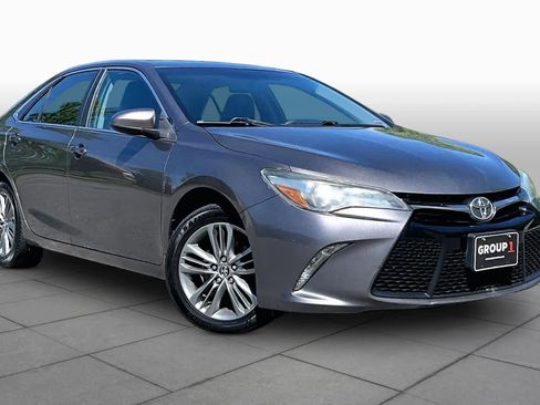 Used 2015 Toyota Camry SE FWD image 3