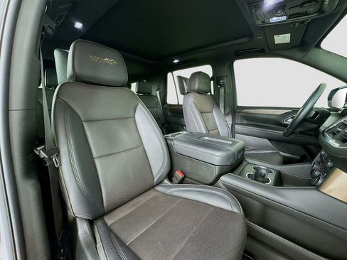 Used 2023 Chevrolet Tahoe High Country image 32