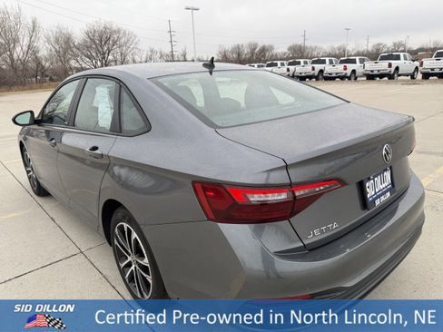 Used 2024 Volkswagen Jetta Sport image 7