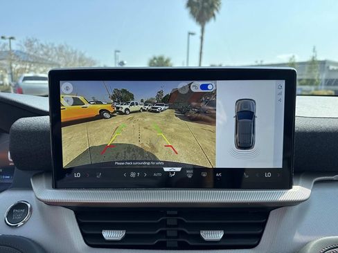 New 2026 Ford Explorer Active w/ Active Comfort Package image 10