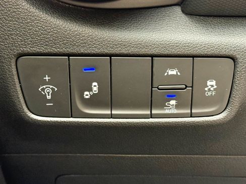Used 2021 Hyundai Kona Limited FWD image 19