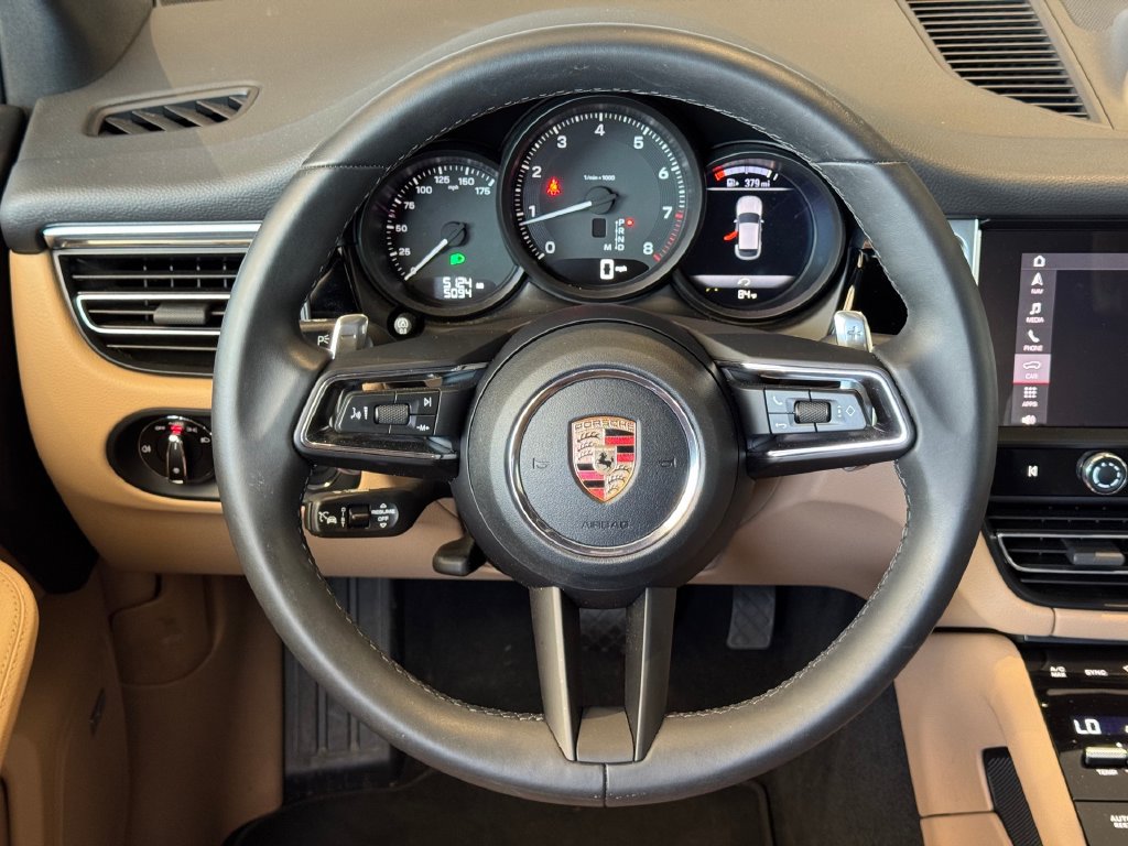 Certified 2026 Porsche Macan AWD/4WD image 17