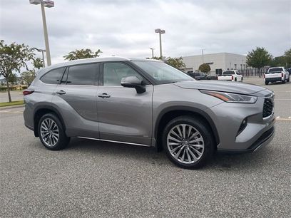 Used 2025 Toyota Highlander XLE